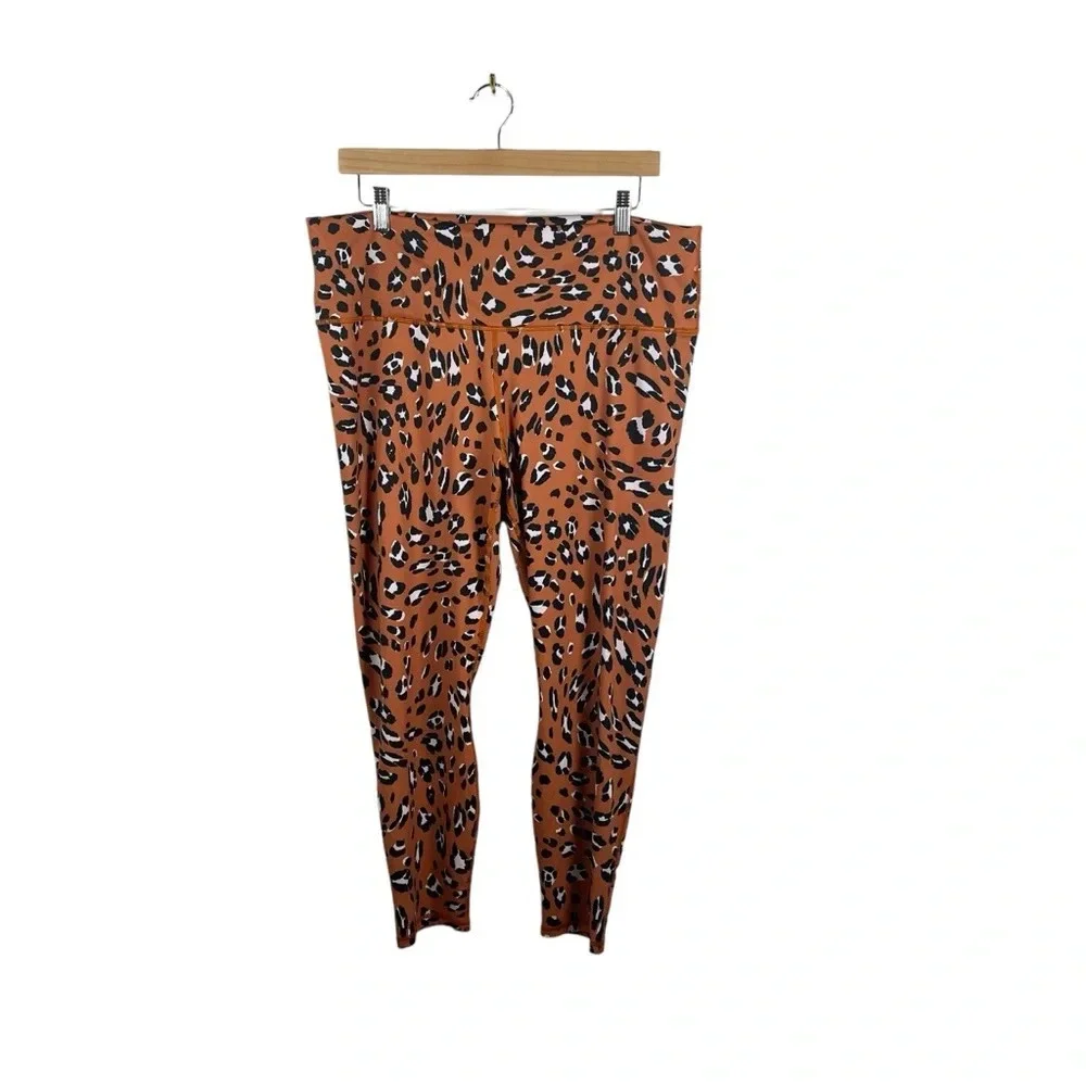 Fabletics Powerhold Compression ⅞ Leggings in Burnt Orange Leopard Size 2X
